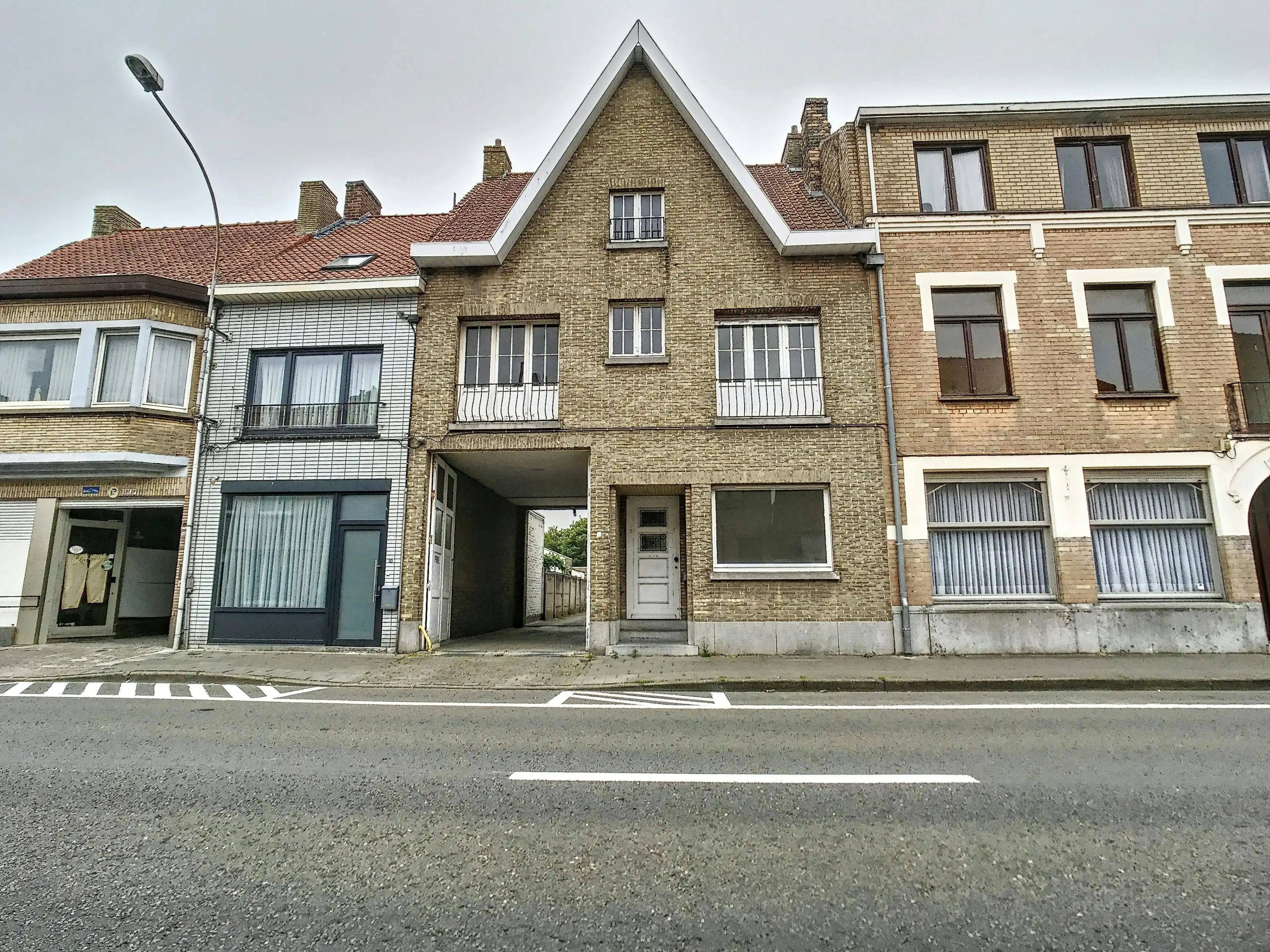 Garagebox te koop gelegen vlakbij het centrum te De Panne. foto 6