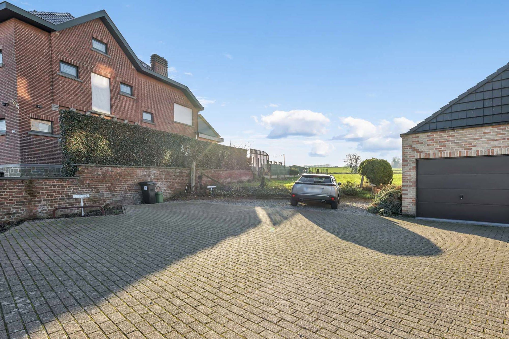 Instapklaar appartement met terras en parking in Ninove foto 19