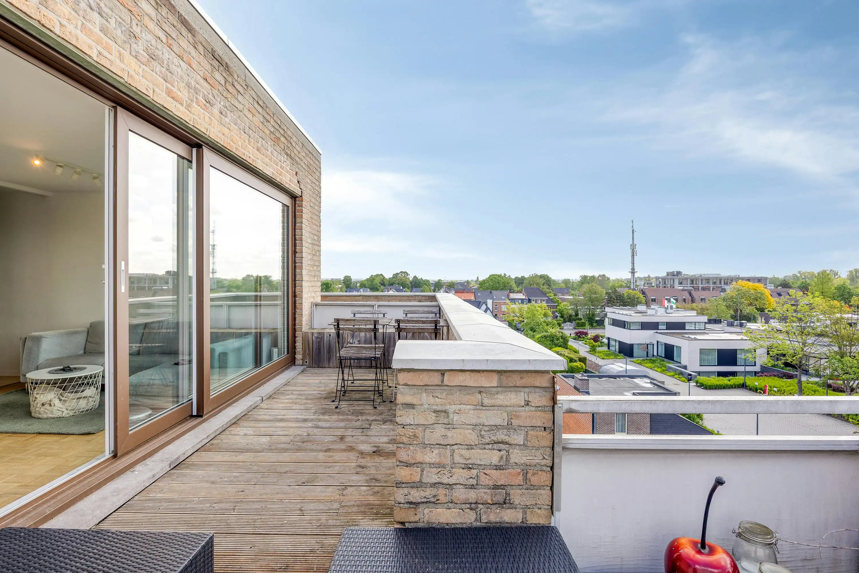 Gerenoveerd 1-slaapkamerappartement met ruim terras in centrum Hasselt foto 12
