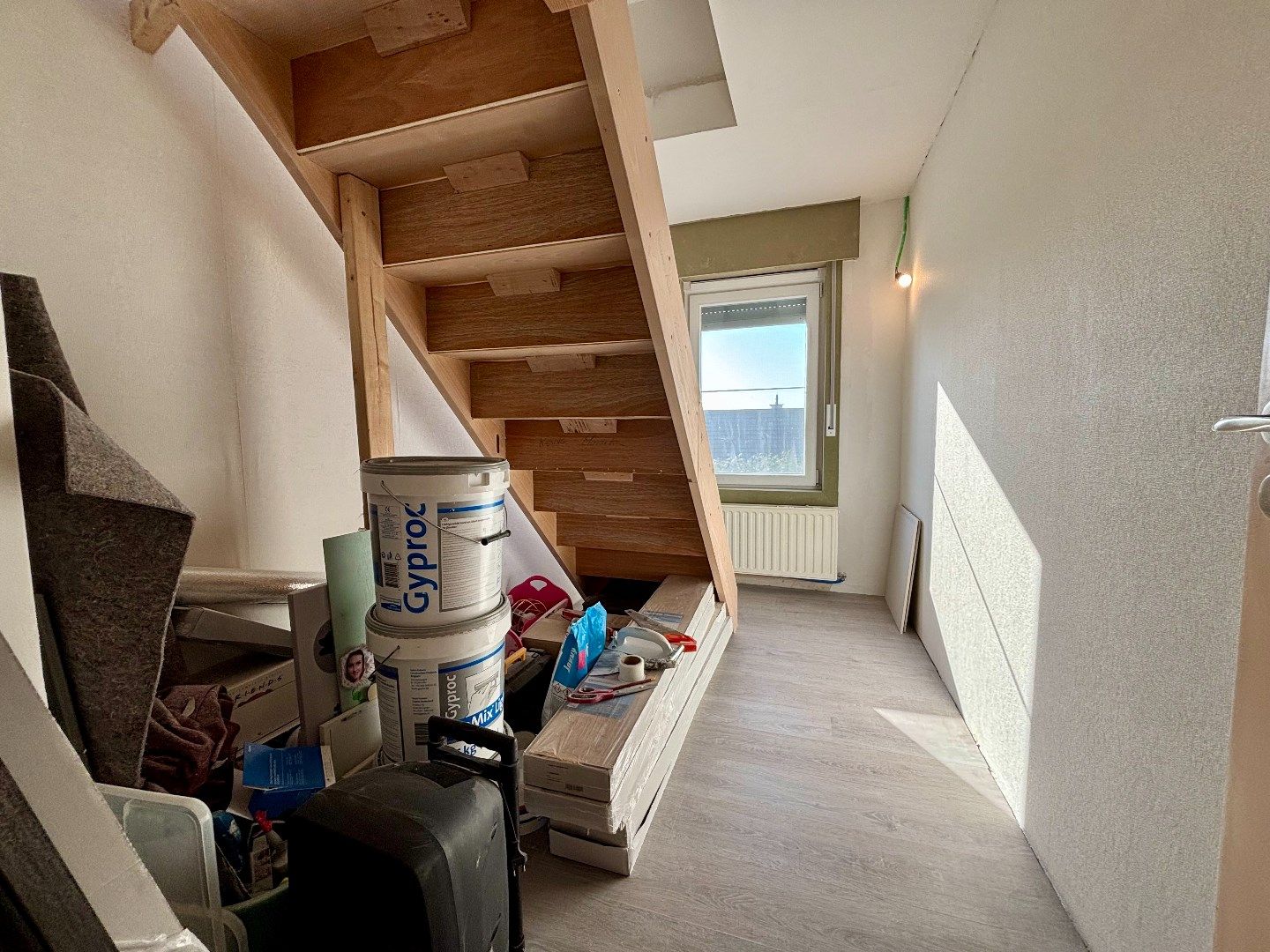 WONING MET INPANDIGE GARAGE, 3SLPKS, GUNSTIG EPC EN ACHTERUITWEG VOOR FIETSEN foto 9