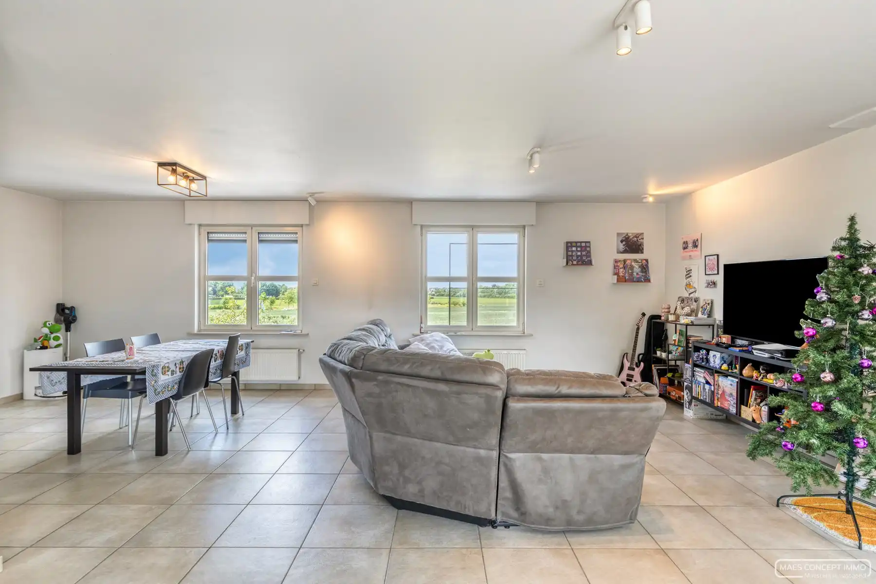 Investeringsopportuniteit - 2 verhuurde handelspanden en appartement te koop in Waregem foto 10