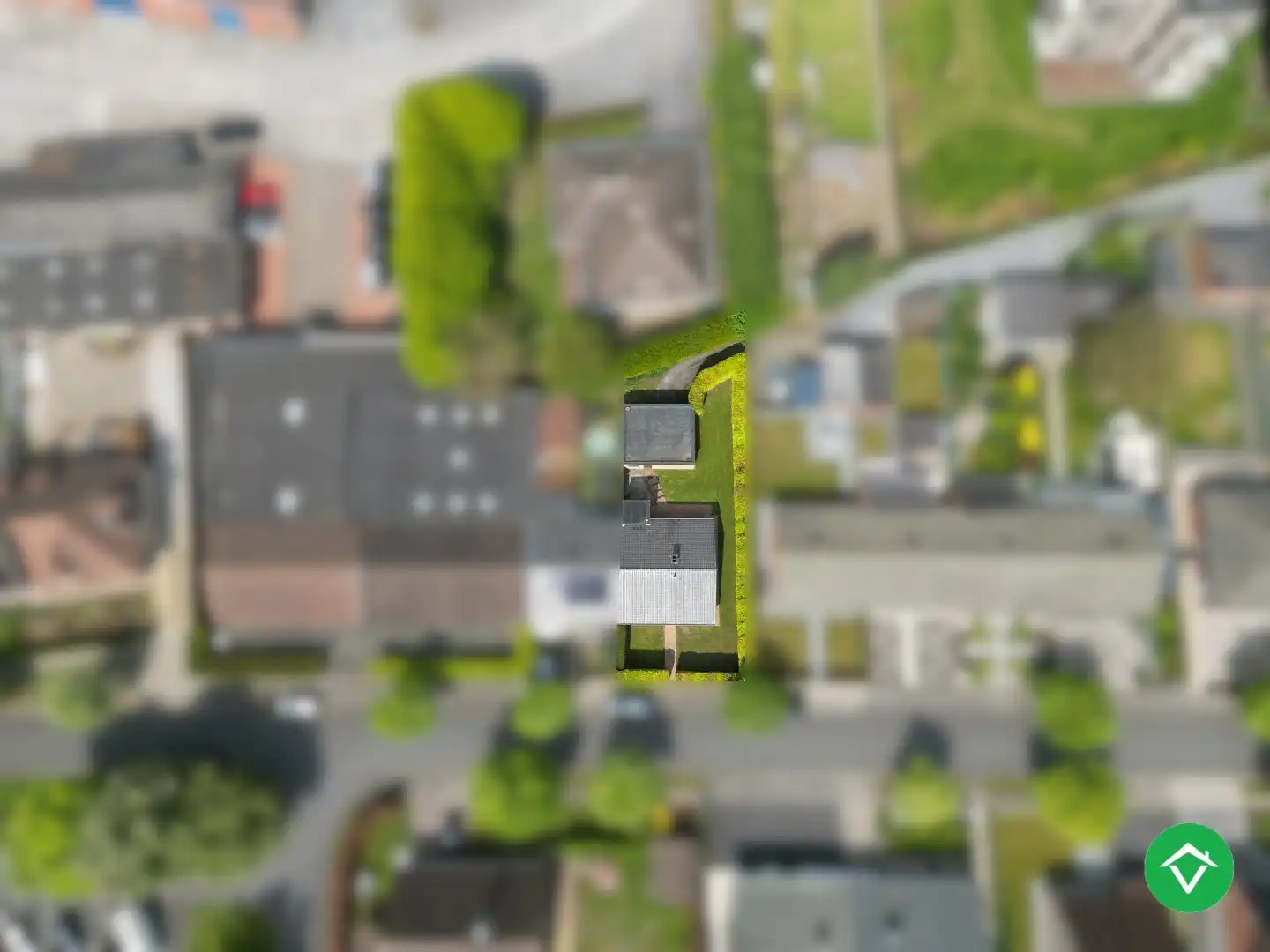 Rustig gelegen gelijkvloerse halfopen woning met 2 slpk's + dubbele garage foto 22