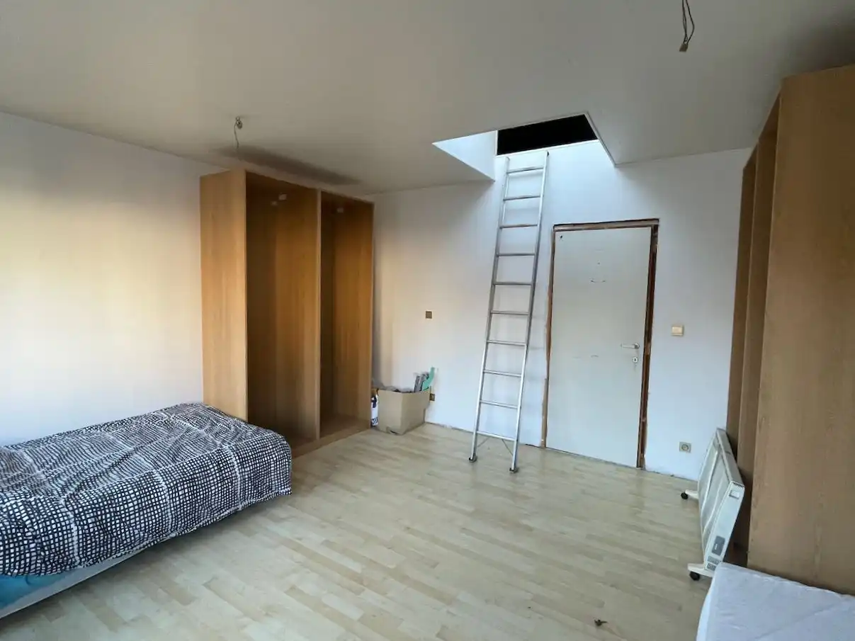 Handelsruimte met ruim, bovenliggend duplex-appartement op toplocatie in Blankenberge foto 12