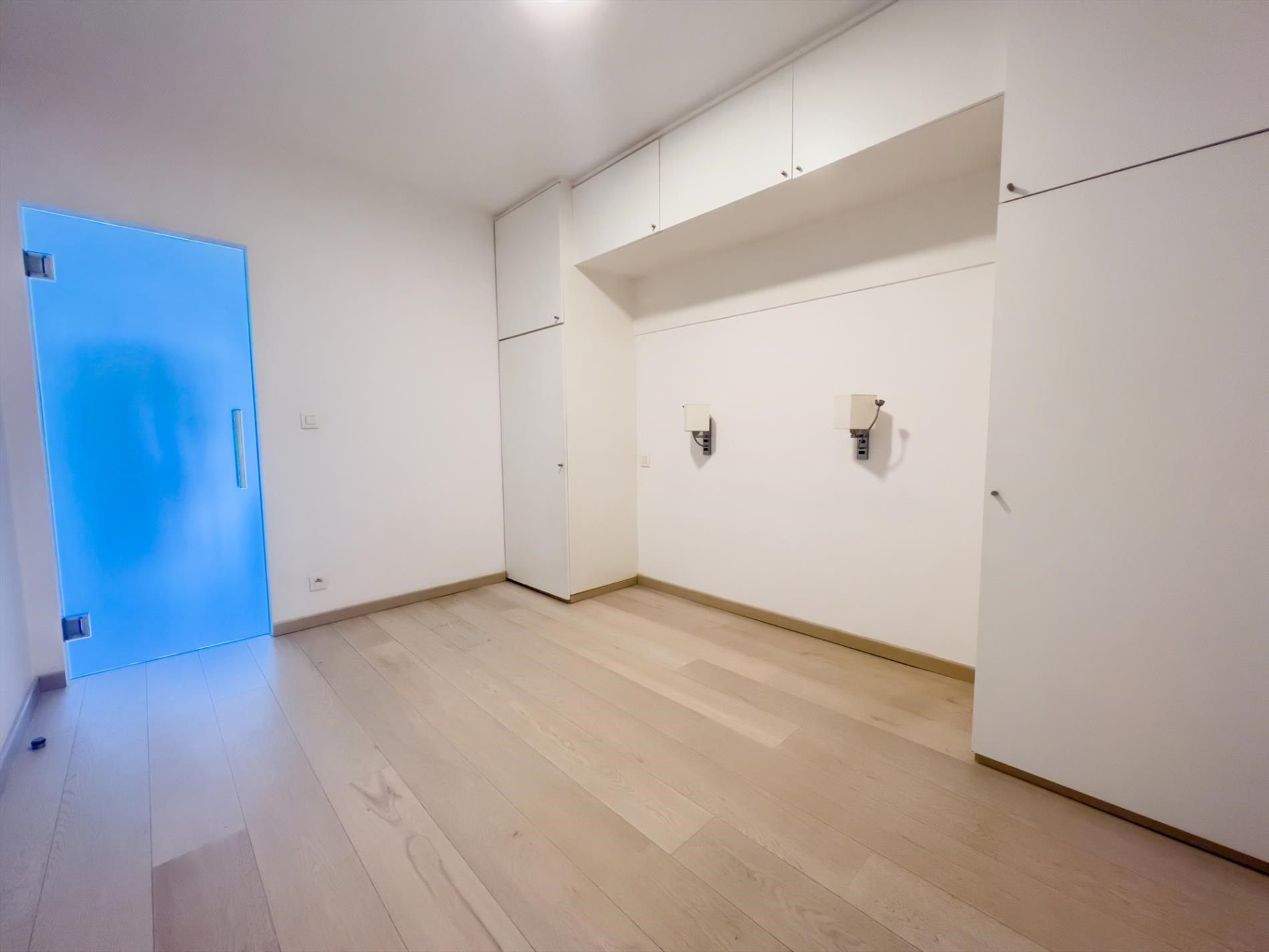 Vernieuwd appartement met prachtig frontaal zeezicht, zeer goed gelegen ter hoogte van het Driehoeksplein. foto 8
