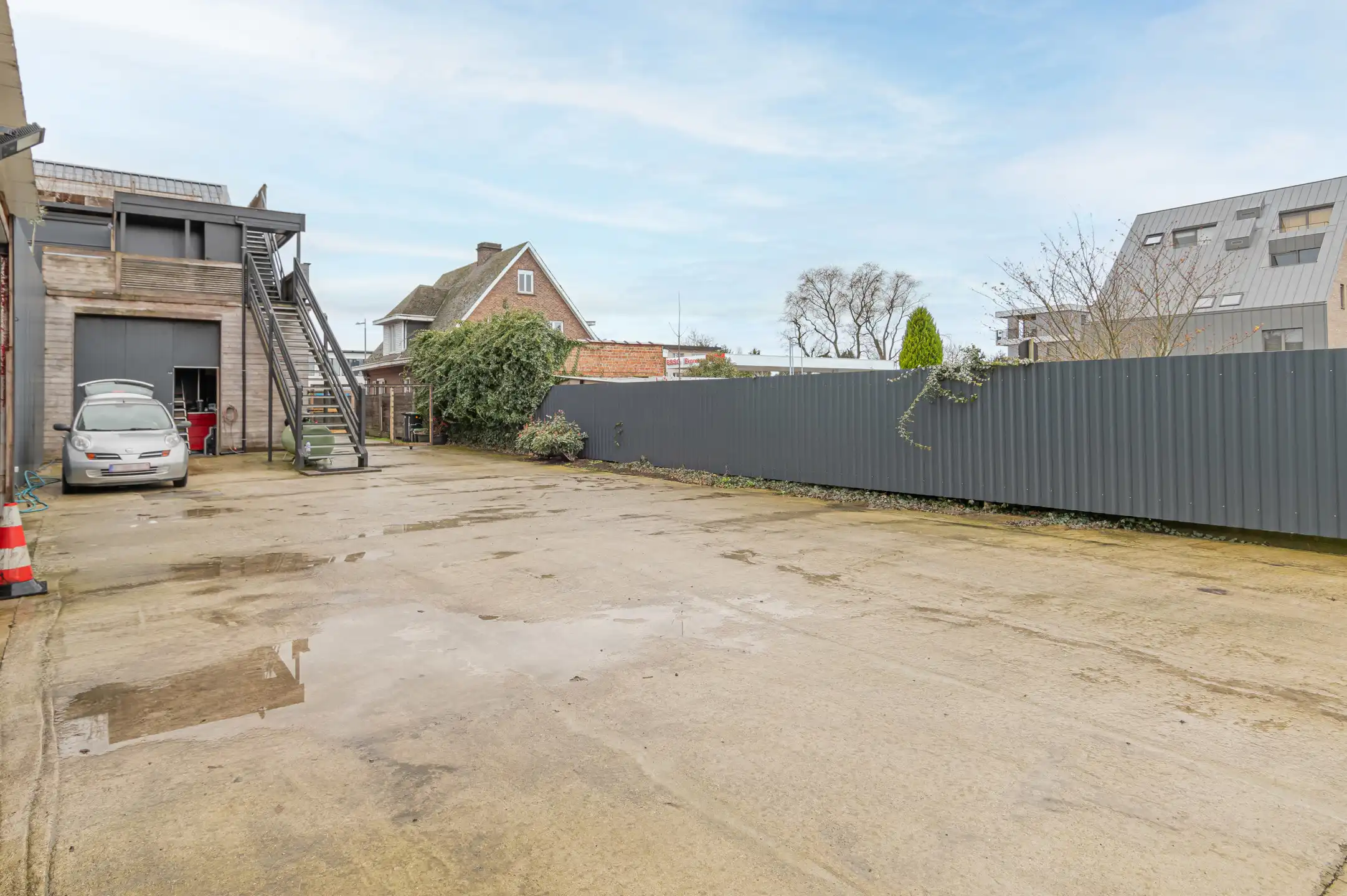 Handelspand van 285 m² met parking op toplocatie foto 16