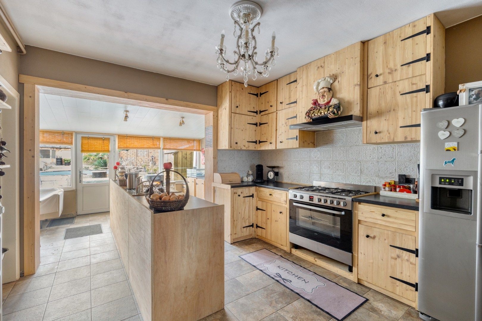 Ruime gezinswoning in rustige centrumligging foto 9