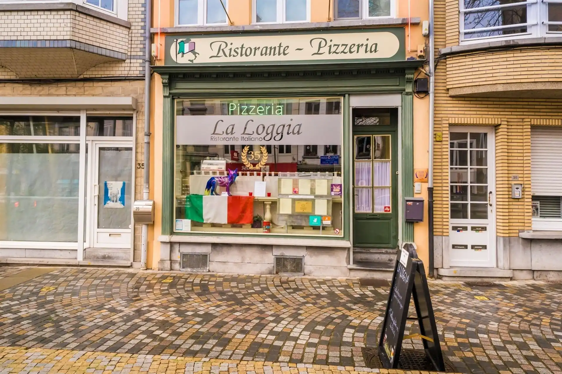 Handel 98 m2 en 62 m2 op 1e verd + duplex appartement op 2e & 3e  foto 26