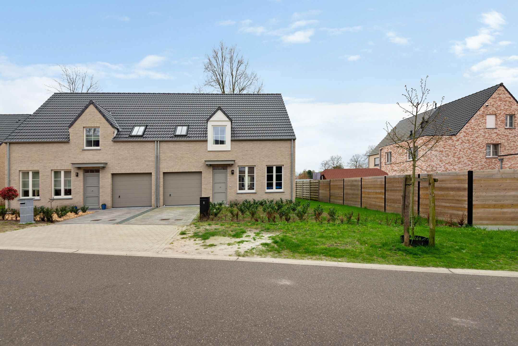 Nieuwbouwwoning met 3 slaapkamers te centrum Dessel foto {{pictureIndex}}