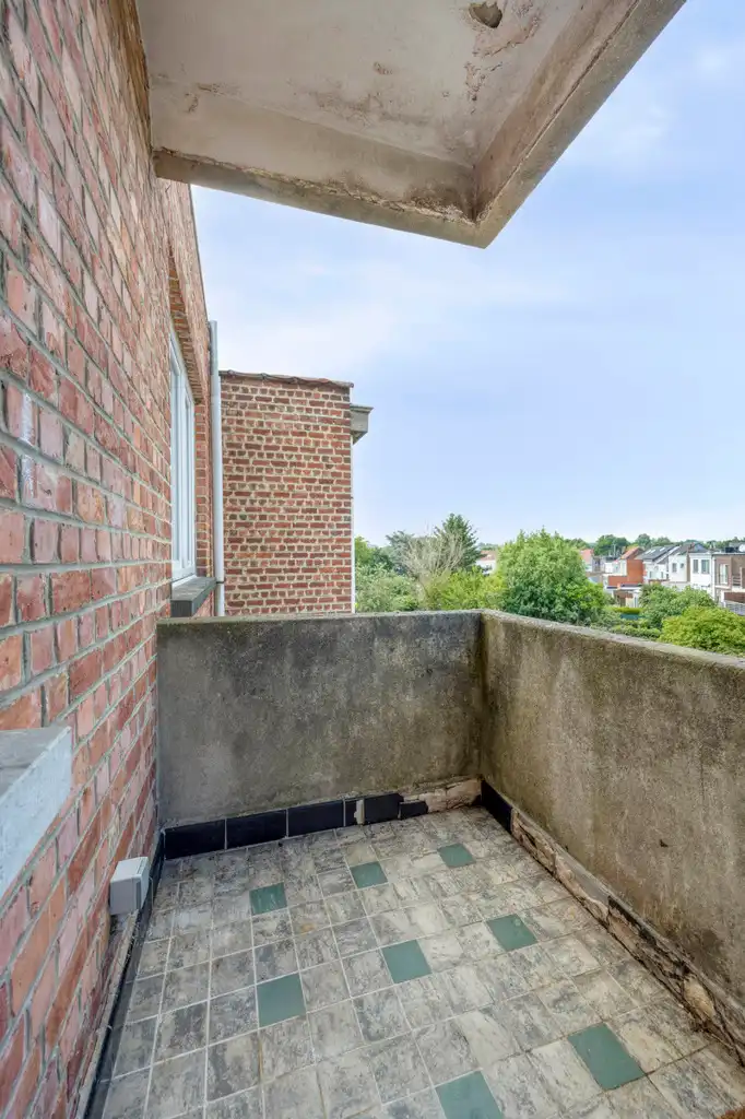 Instapklaar 2-slaapkamerappartement met garage foto 15