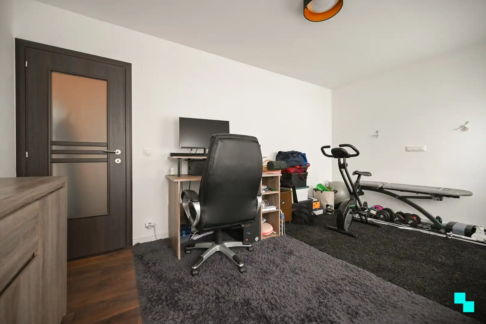 Instapklare, gerenoveerde woning met achteruitgang te Izegem foto 24