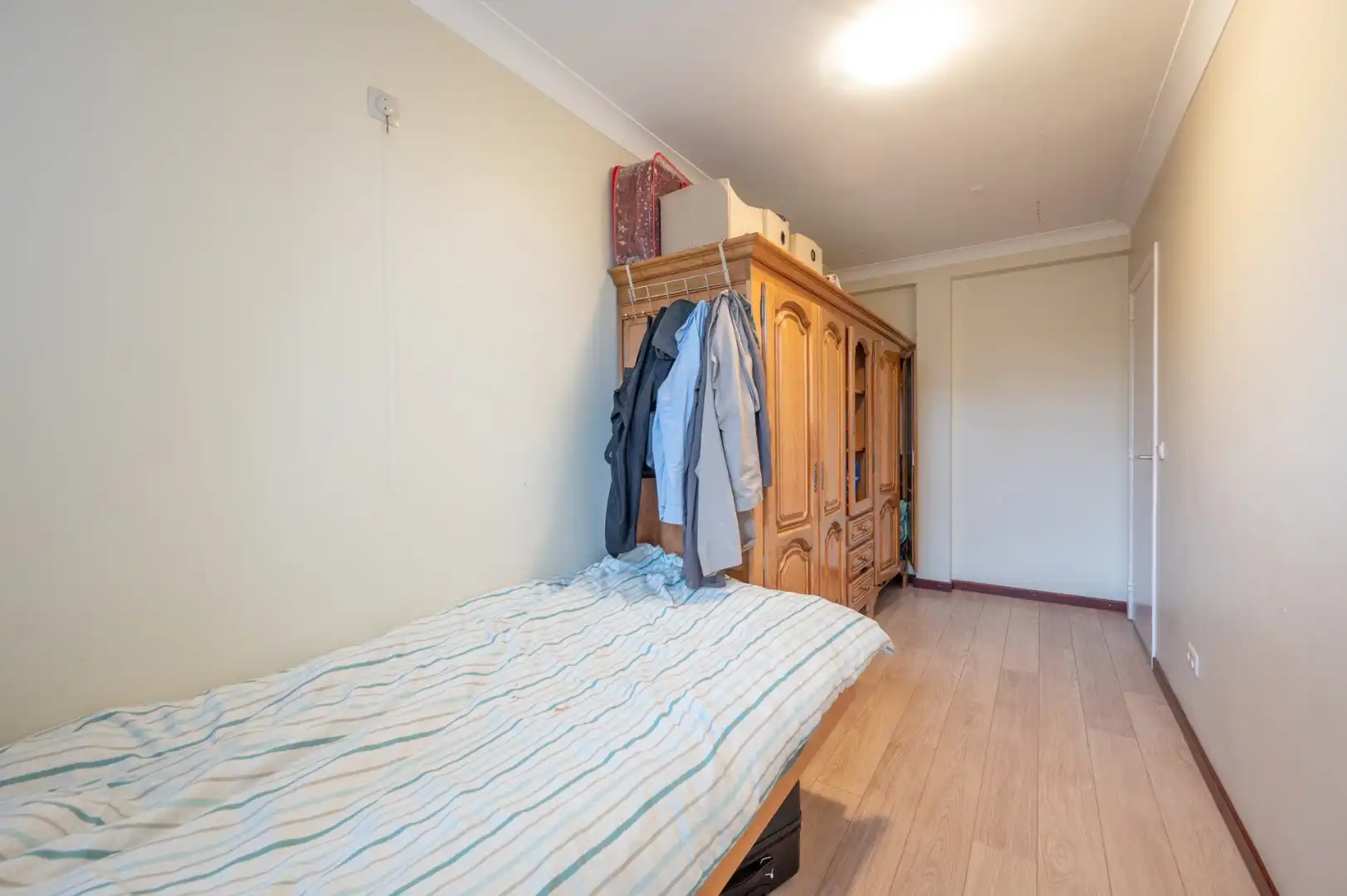 Groot appartement met drie slaapkamers en garage nabij het centrum van Brugge foto 9