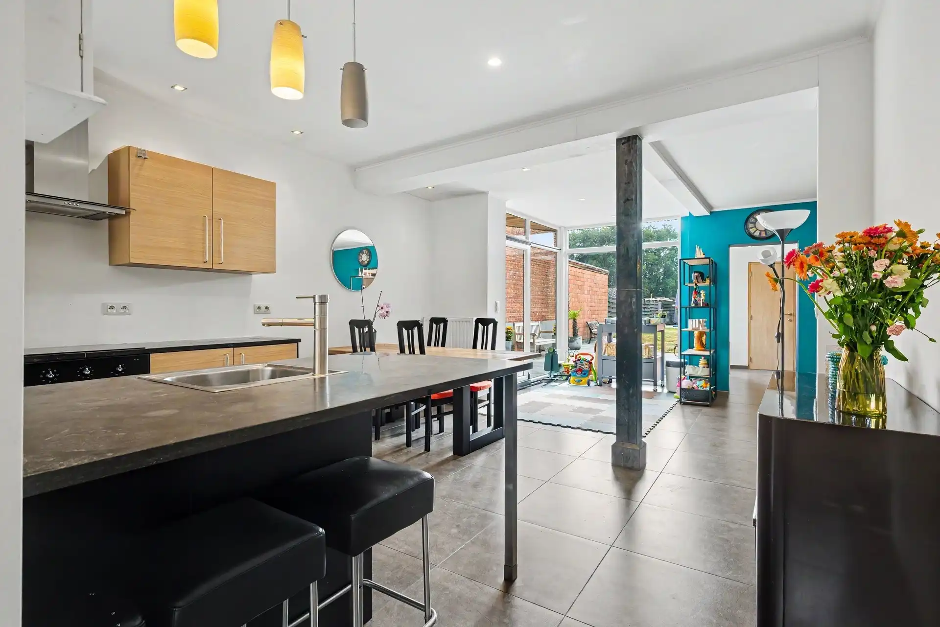 Instapklare woning met 2 slaapkamers en garage vlak bij het centrum van Stekene foto 4