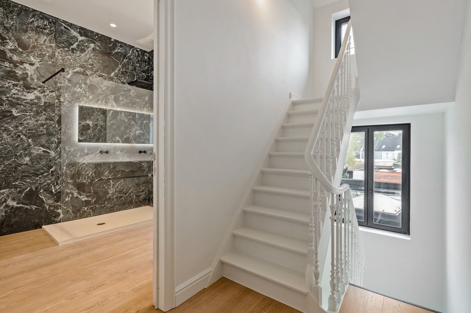 Volledig gerenoveerde woning met 3 slaapkamers op centrale ligging te Lier foto 14
