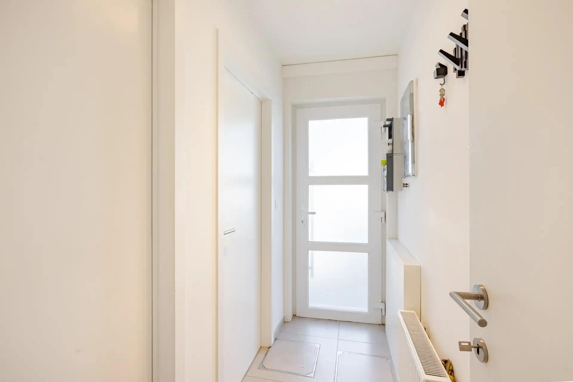Prachtig gerenoveerde woning met 3 slks en tuin foto 2