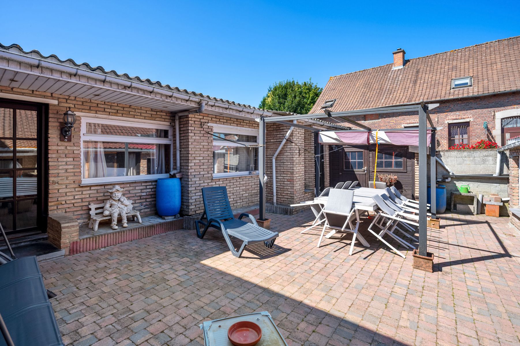 Woning met diverse mogelijkheden te Pajottegem foto 9