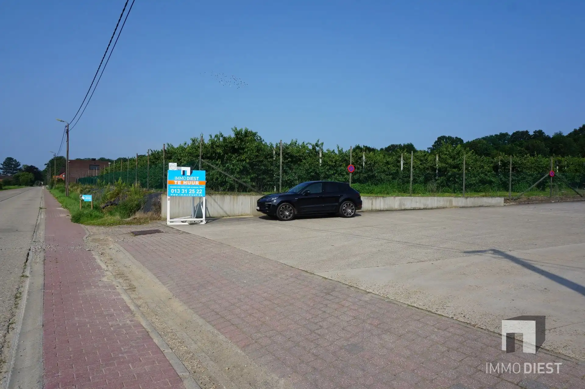 1500 M² GEKOELDE OPSLAG MET BURELEN  foto 2