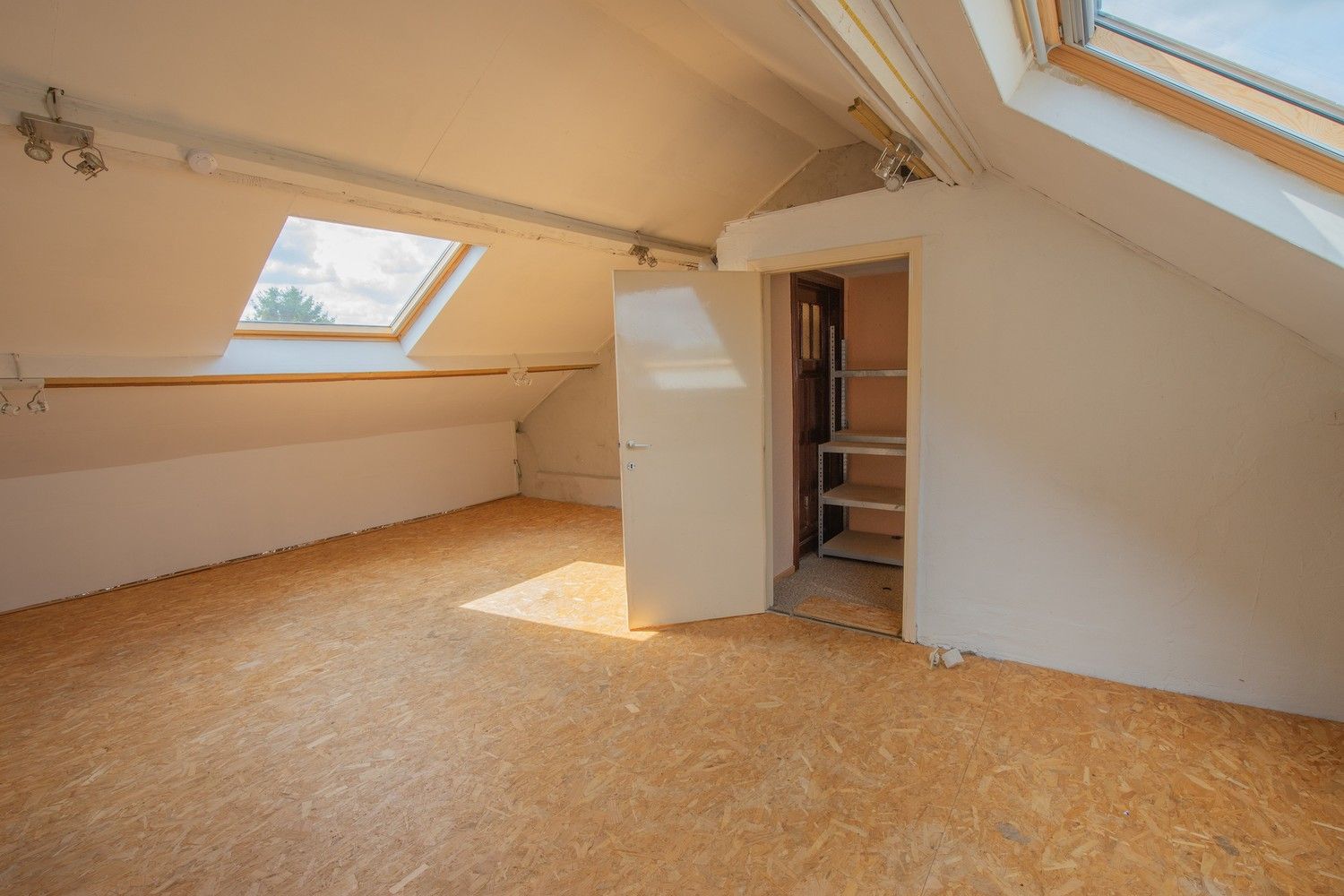 Te renoveren statige woning met authentieke charme in Scherpenheuvel foto 18