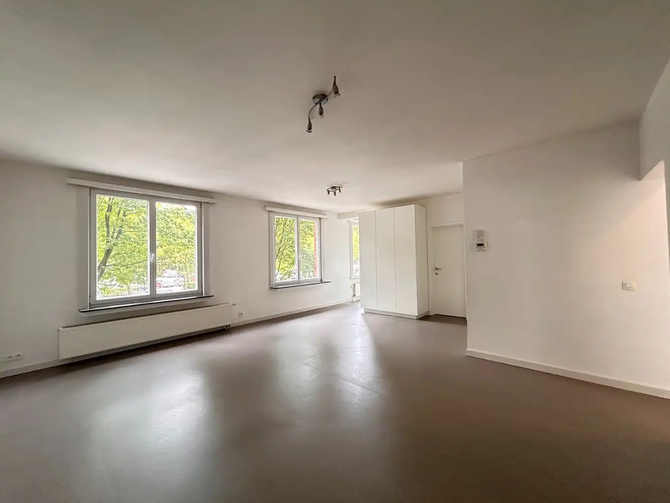 Pal in het bruisende centrum van Brasschaat gelegen 2 slaapkamerappartement in perfecte staat foto 4