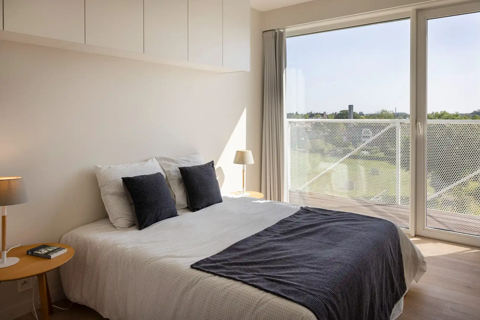 Lichtrijk wonen op de 5de verd. van een iconische woontoren. foto 11