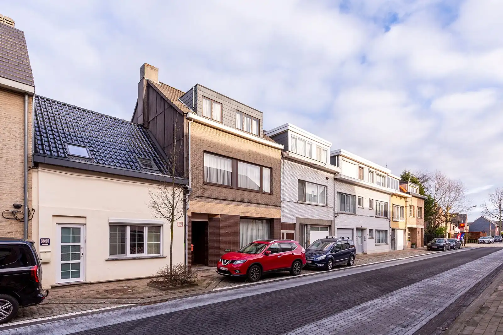 Ruime te renoveren woning met top potentieel en zwembad foto 25