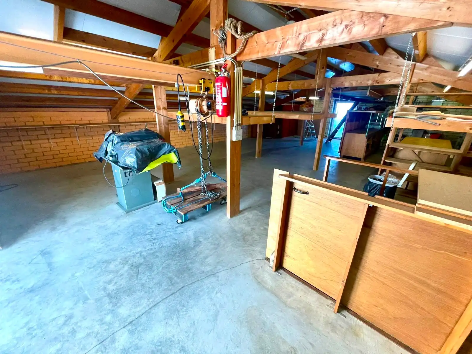 Praktisch magazijn op een uitstekend bereikbare locatie foto 12