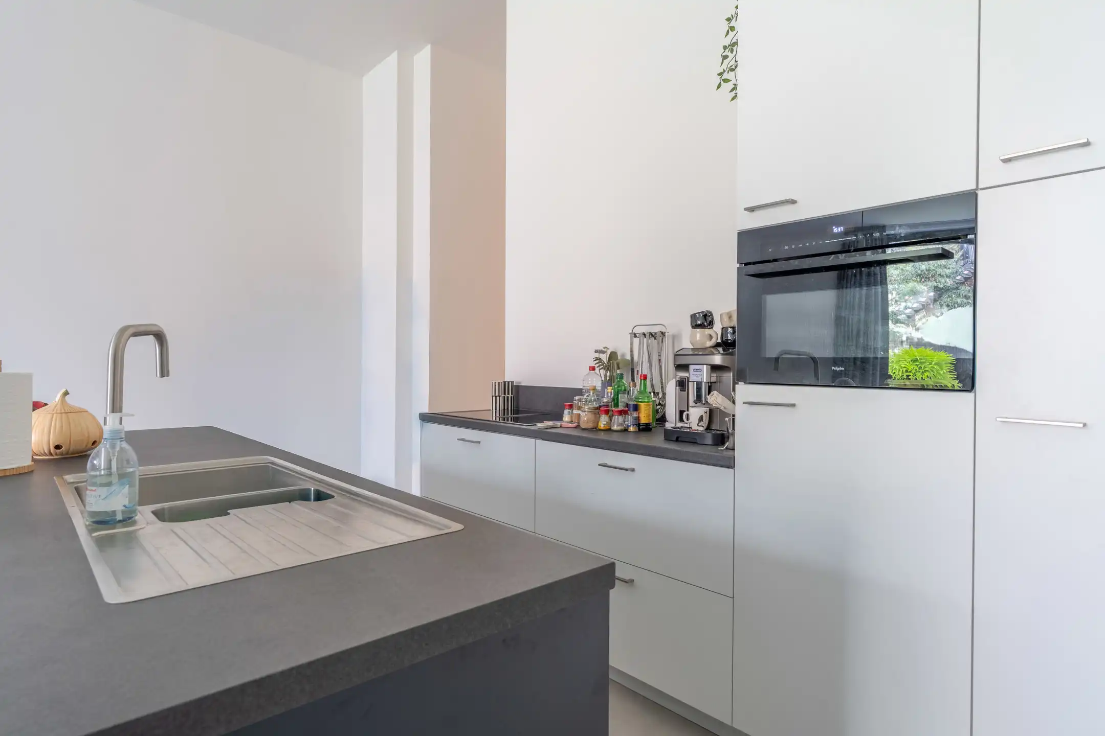 Knap en licht gelijkvl. appartement met terras en tuin foto 41