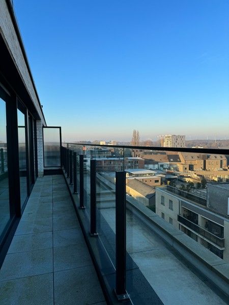 Penthouse met 2  slaapkamers en een terras van 14 m². foto 5