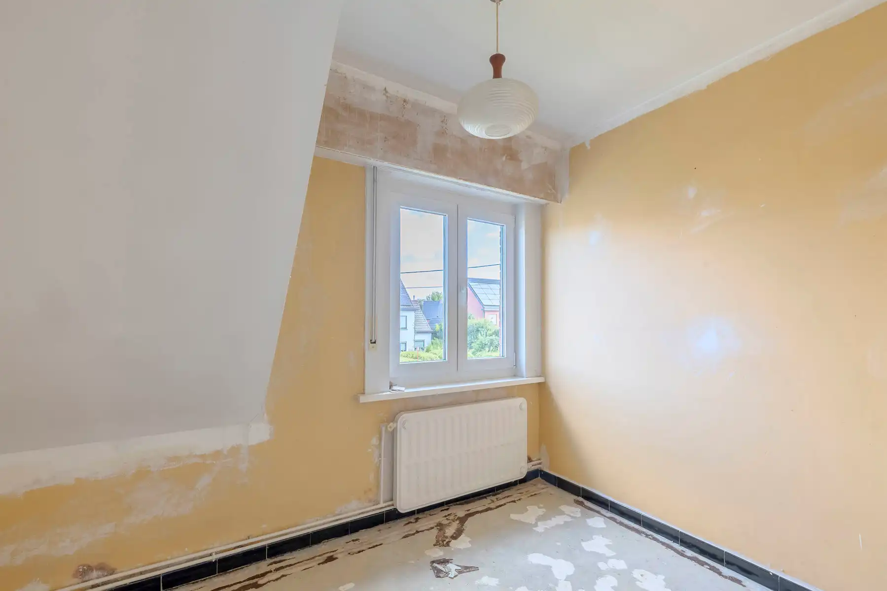 Renovatieproject met 3 slaapkamers, garage en tuin 800 m² foto 26