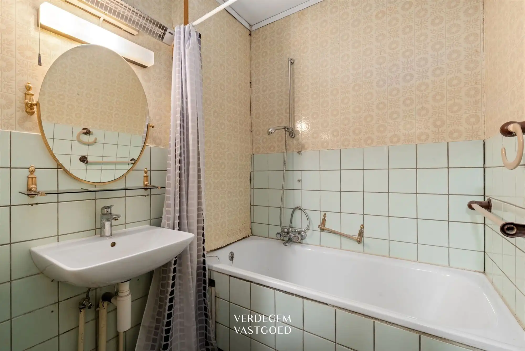 Wonen in het groen: op te frissen appartement met 2 slaapkamers en groot terras foto 6