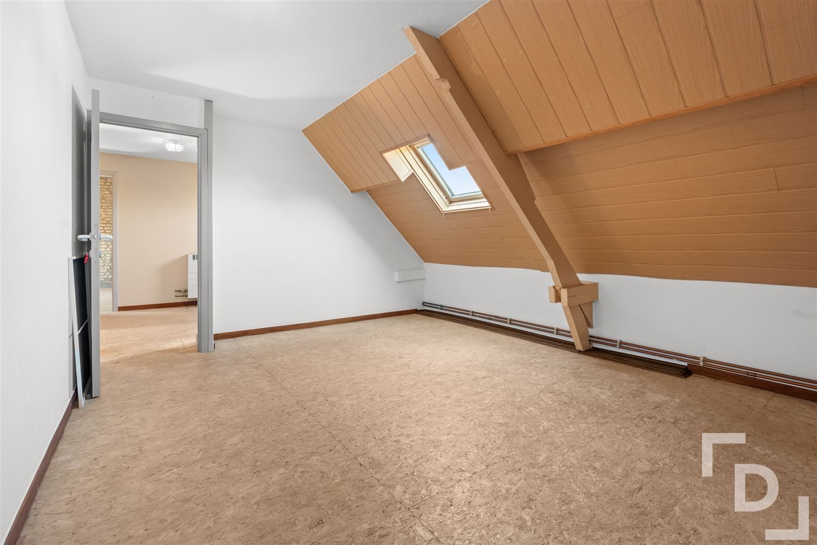 Vrijstaande woning op ruim perceel te koop te Vlamertinge. foto 20