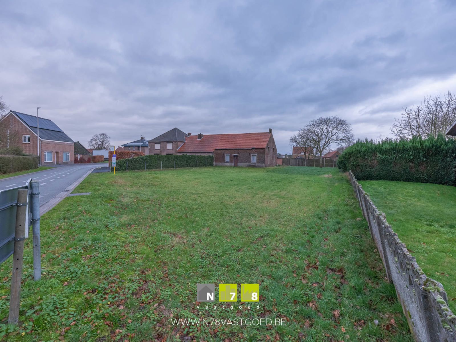 Grond te koop foto {{pictureIndex}}