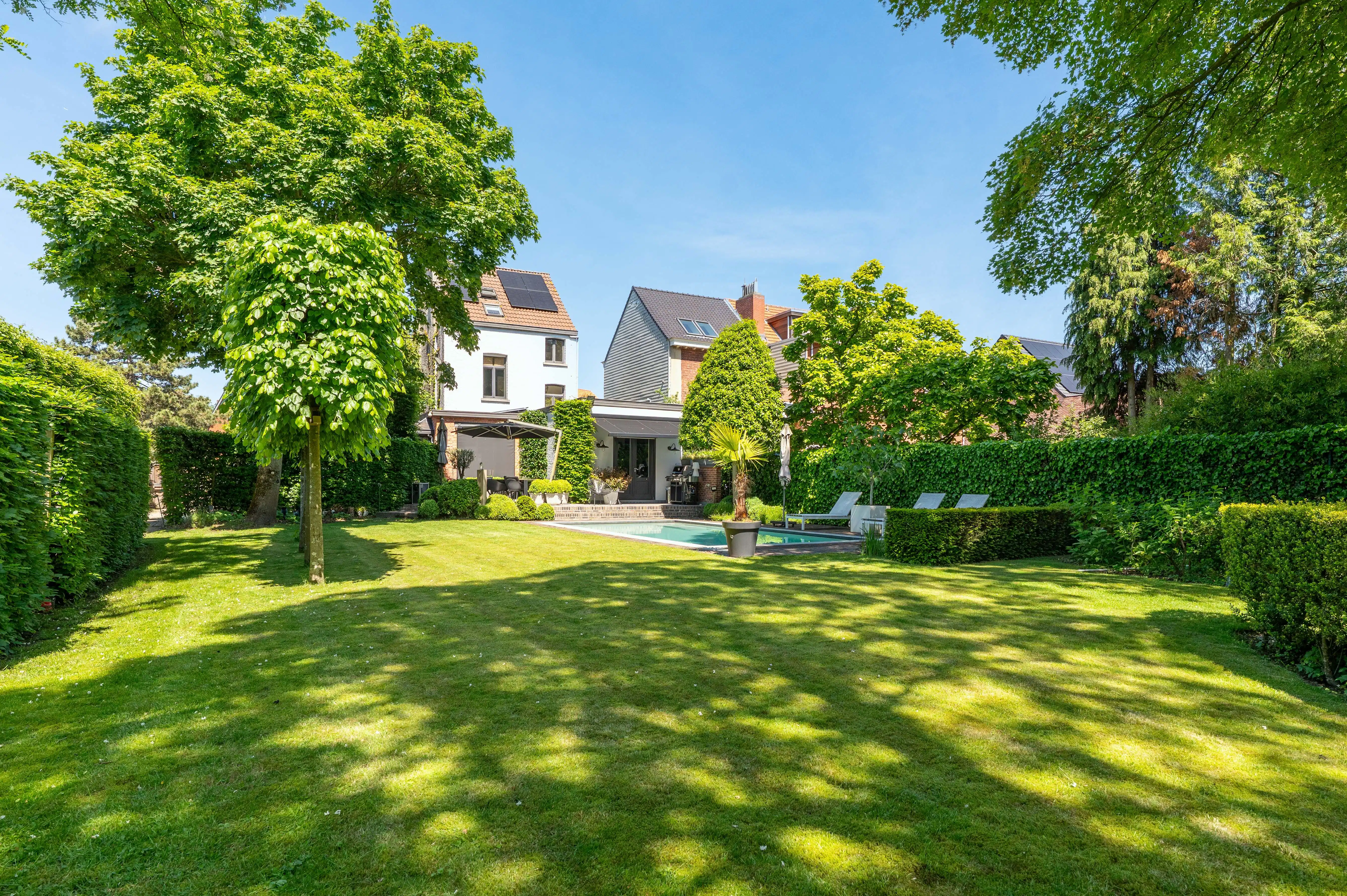 Karaktervolle herenwoning met verwarmd zwembad in hartje Kapellen. foto 29