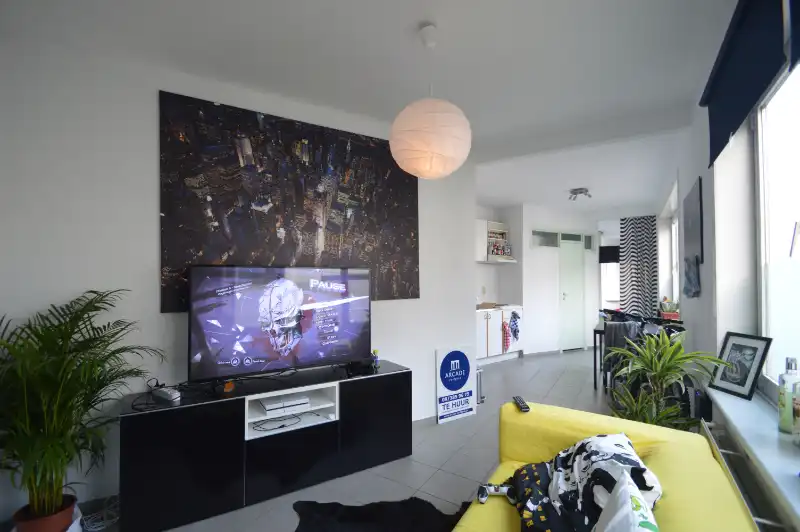 Leuke lichtrijke studio in hartje Gent foto {{pictureIndex}}