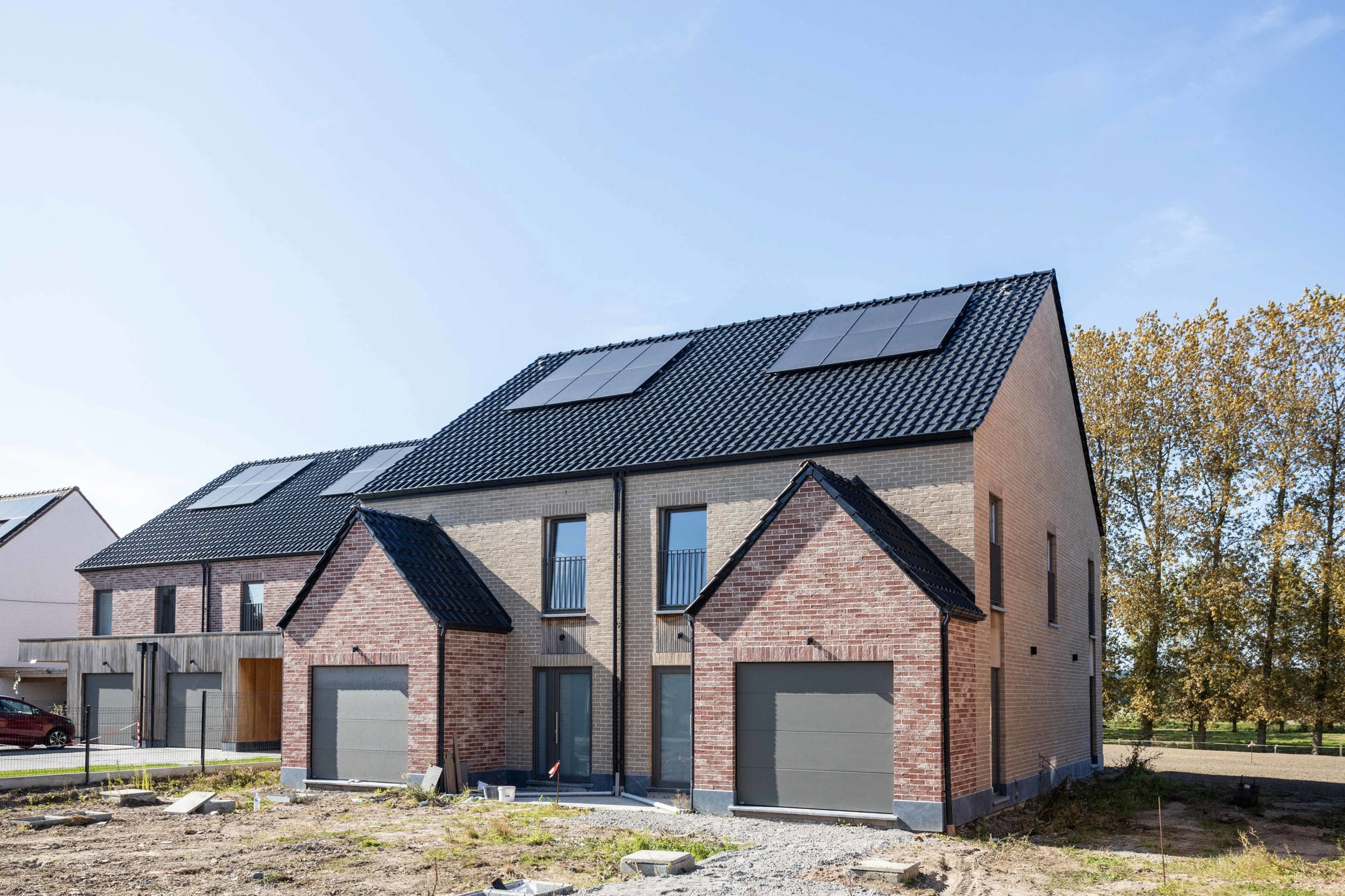 Prachtige nieuwbouwwoning omringd door groen en natuur. foto 2