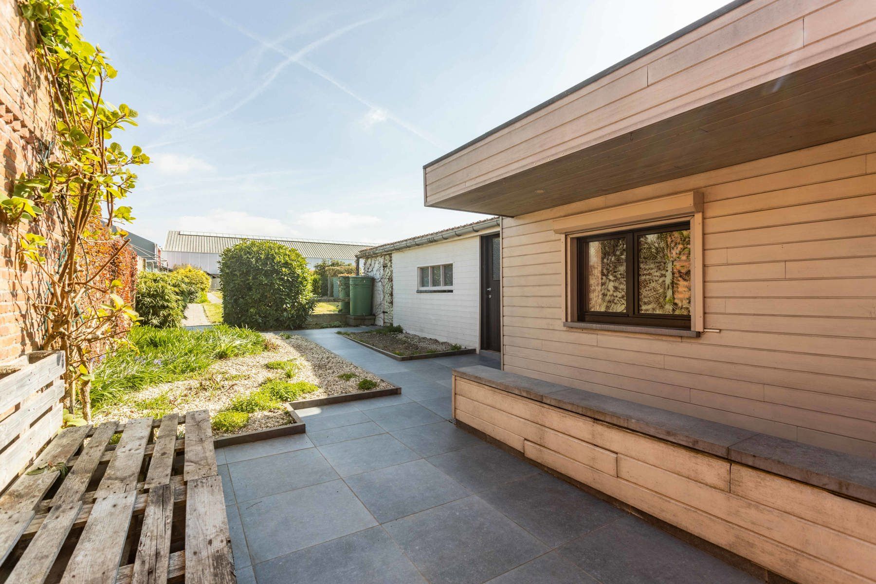 Goed onderhouden woning met garage te Aalst!  foto 23