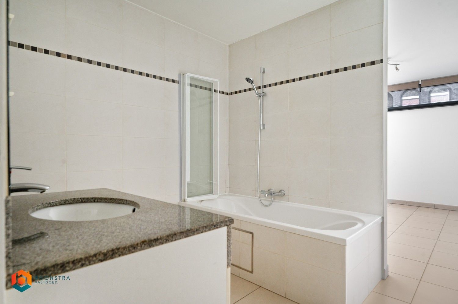 Gelijkvloers  met 1 slpkr in centrum Putte foto 10