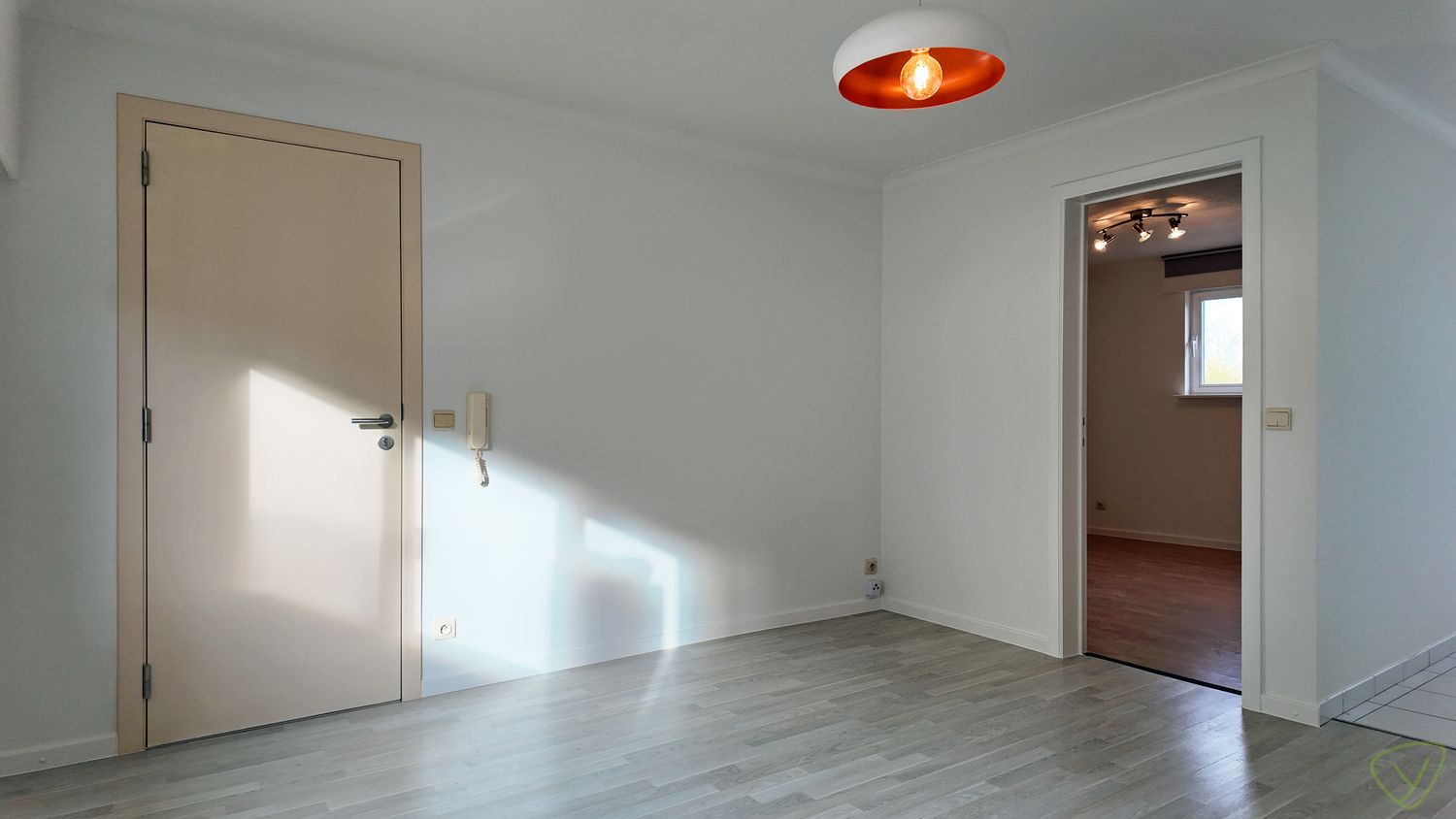 Gezellig en energiezuinig appartement met terras in centrum Eeklo! foto 2