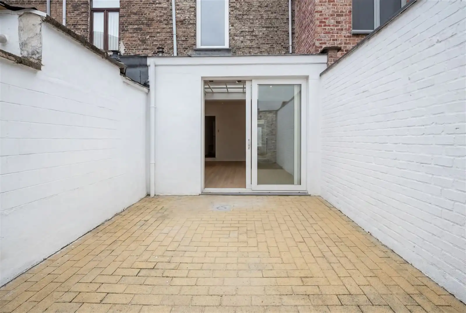 Woning met 3 slaapkamers en tuin in het centrum van Gent. foto 4