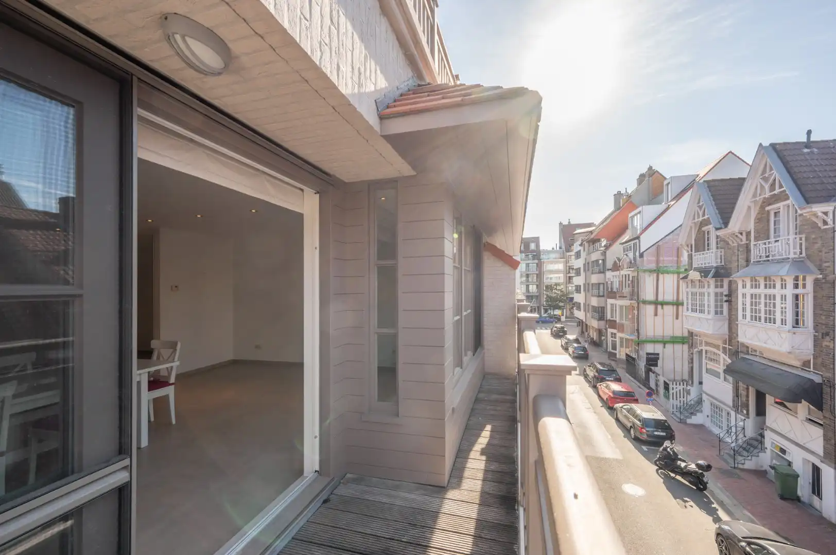 Ruim appartement met zuidgericht terras nabij Lippenslaan, op wandelafstand van de Zeedijk foto 7
