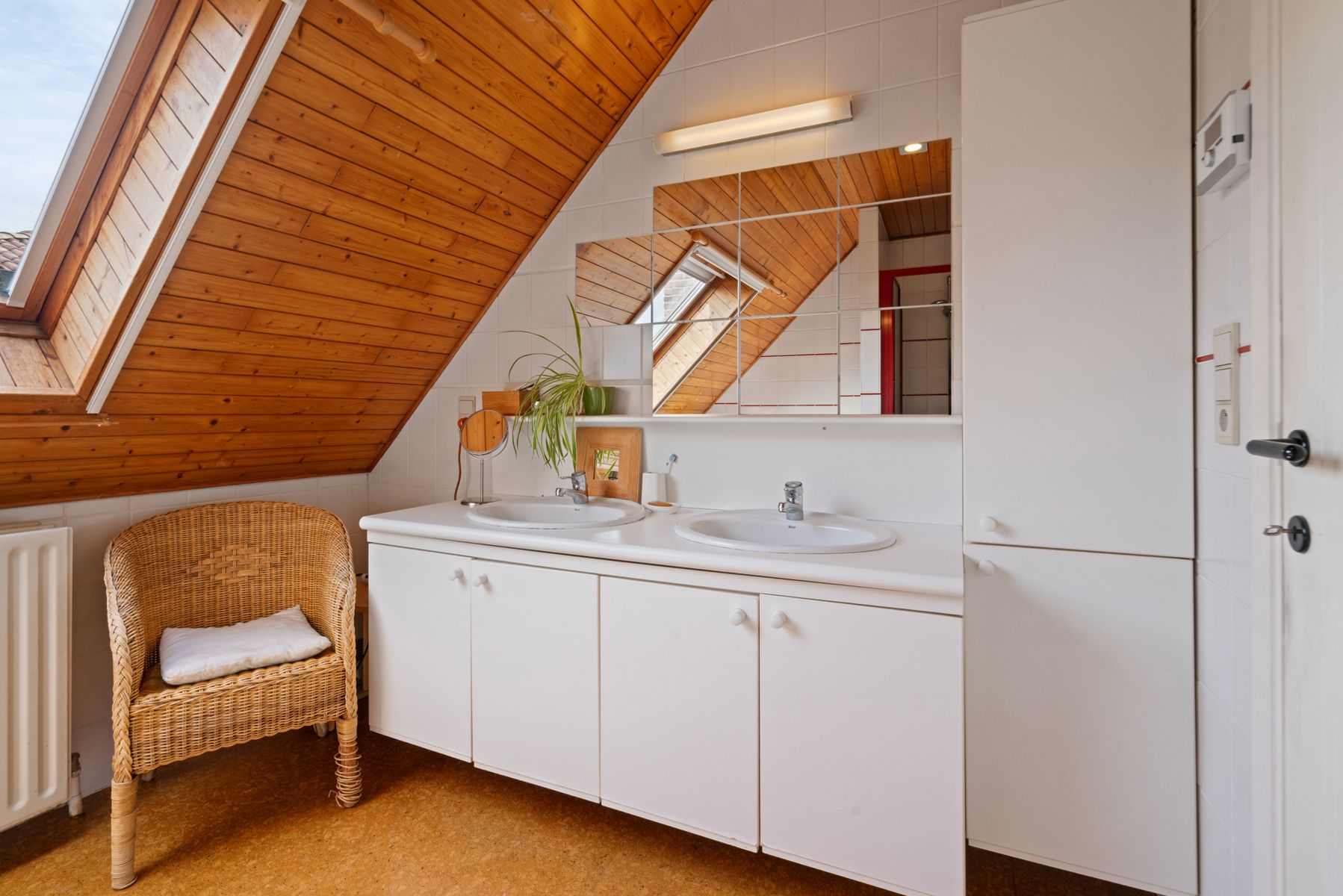 Open bebouwing met 5 slaapkamers en prachtige tuin  foto 15