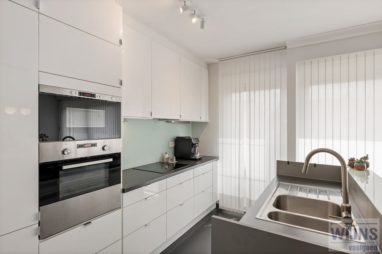 LICHT EN INSTAPKLAAR APPARTEMENT IN CENTRUM LIER foto 12
