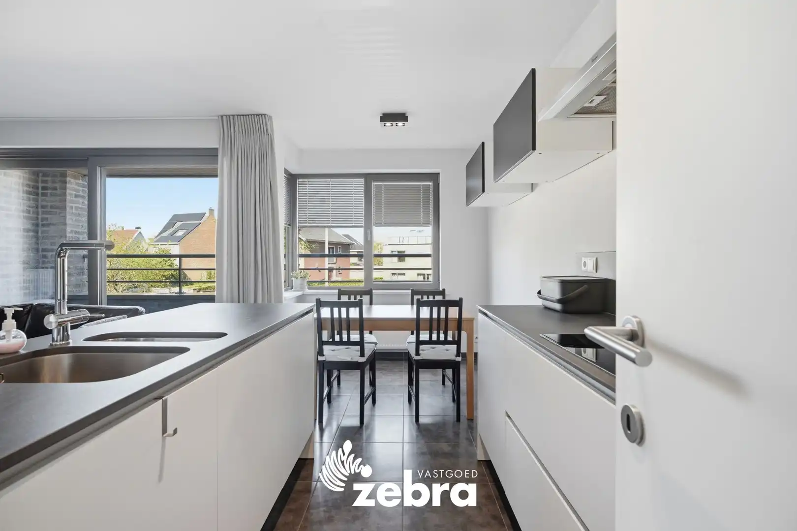 Goed onderhouden appartement met gunstige ligging in Brugge! foto 9