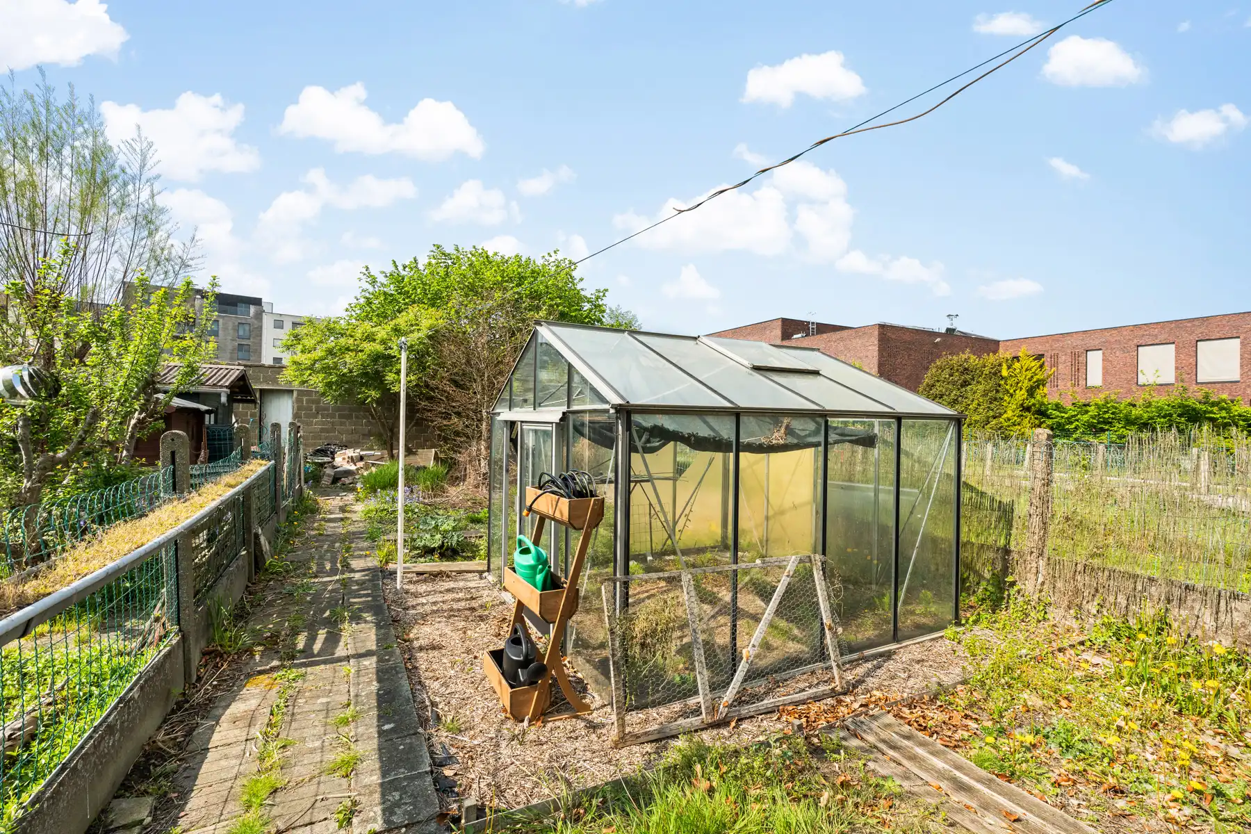Instapklare gezinswoning met 5 slaapkamers en tuin foto 16