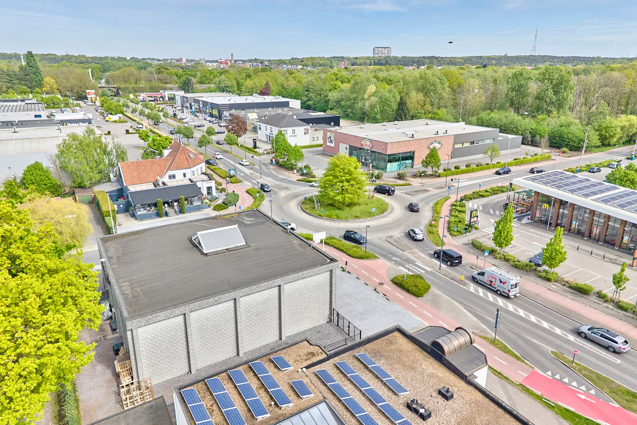 TE KOOP: HANDELSPAND OP TOPLOCATIE AAN HASSELTWEG IN GENK foto 15