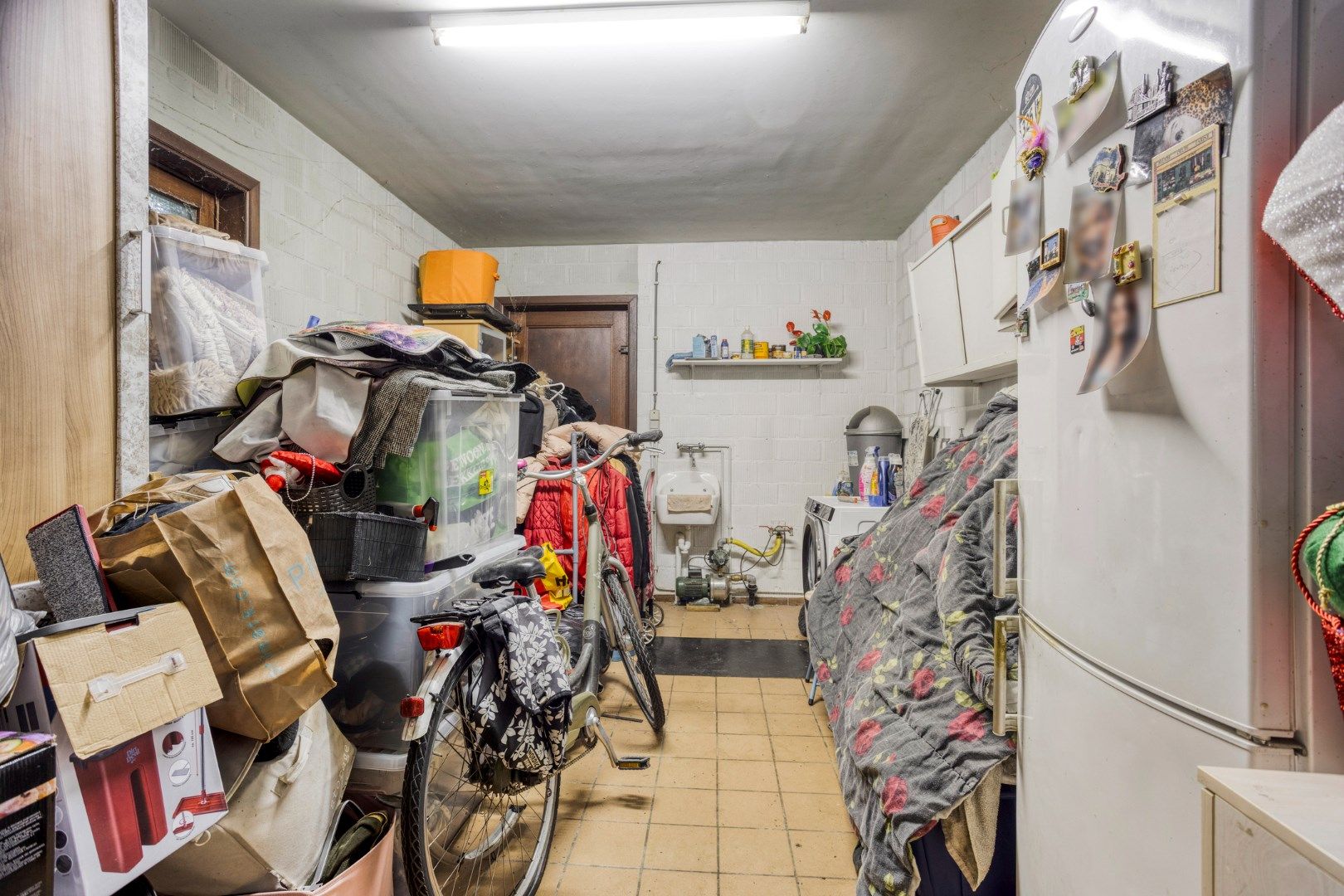 Gelijkvloerse woning met 2 slpks en inpandige garage op 824 m² !  foto 14