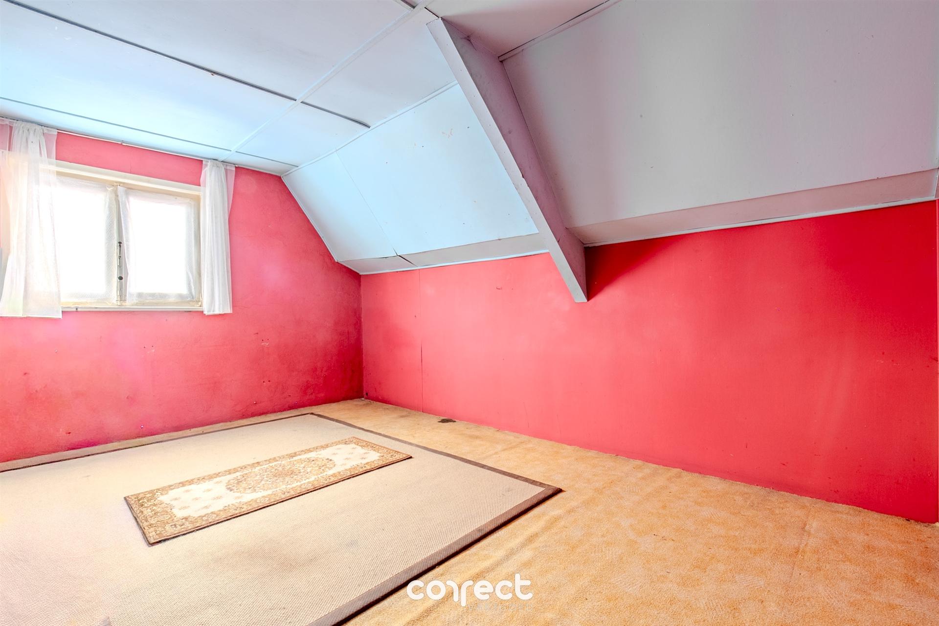 Renovatieproject op ruim perceel in Sint-Michiels foto 15
