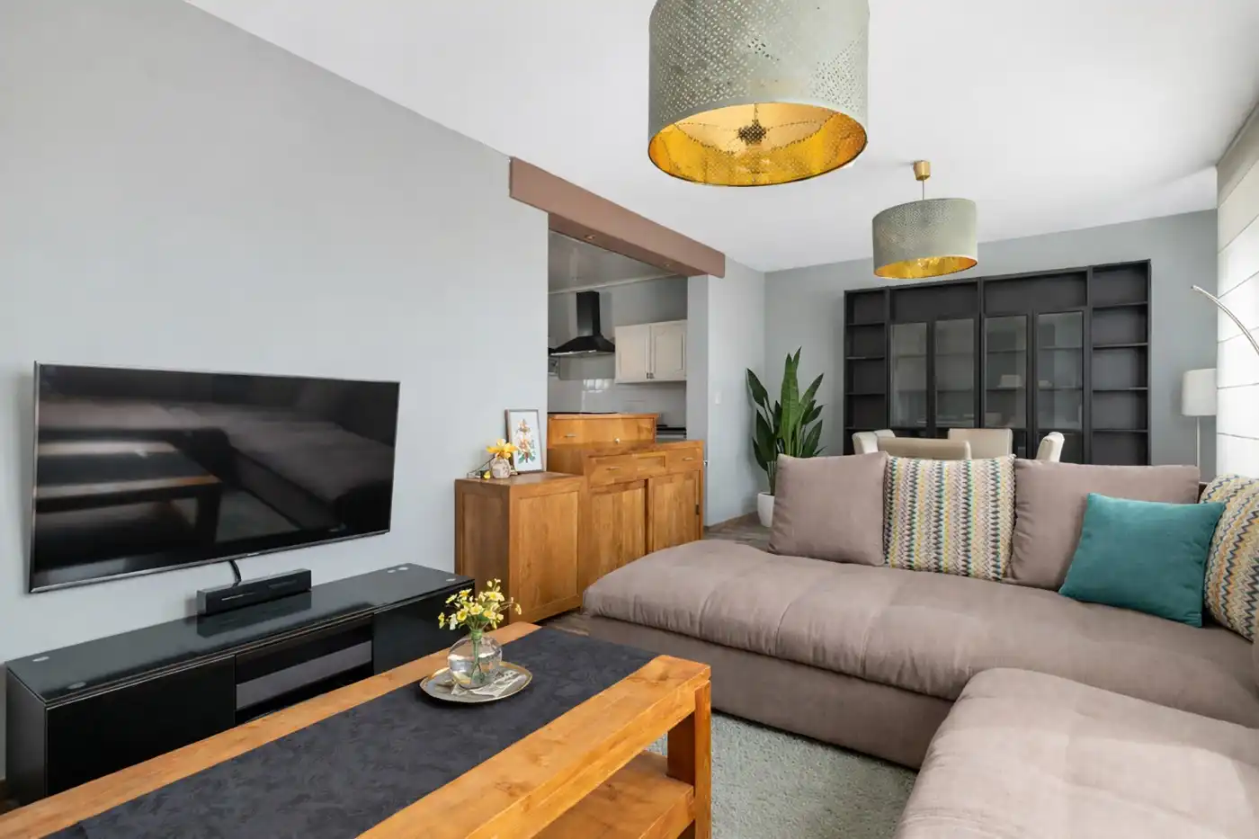 Praktijkruimte/winkel met bovenliggend duplex-appartement in het centrum van Berendrecht foto 6