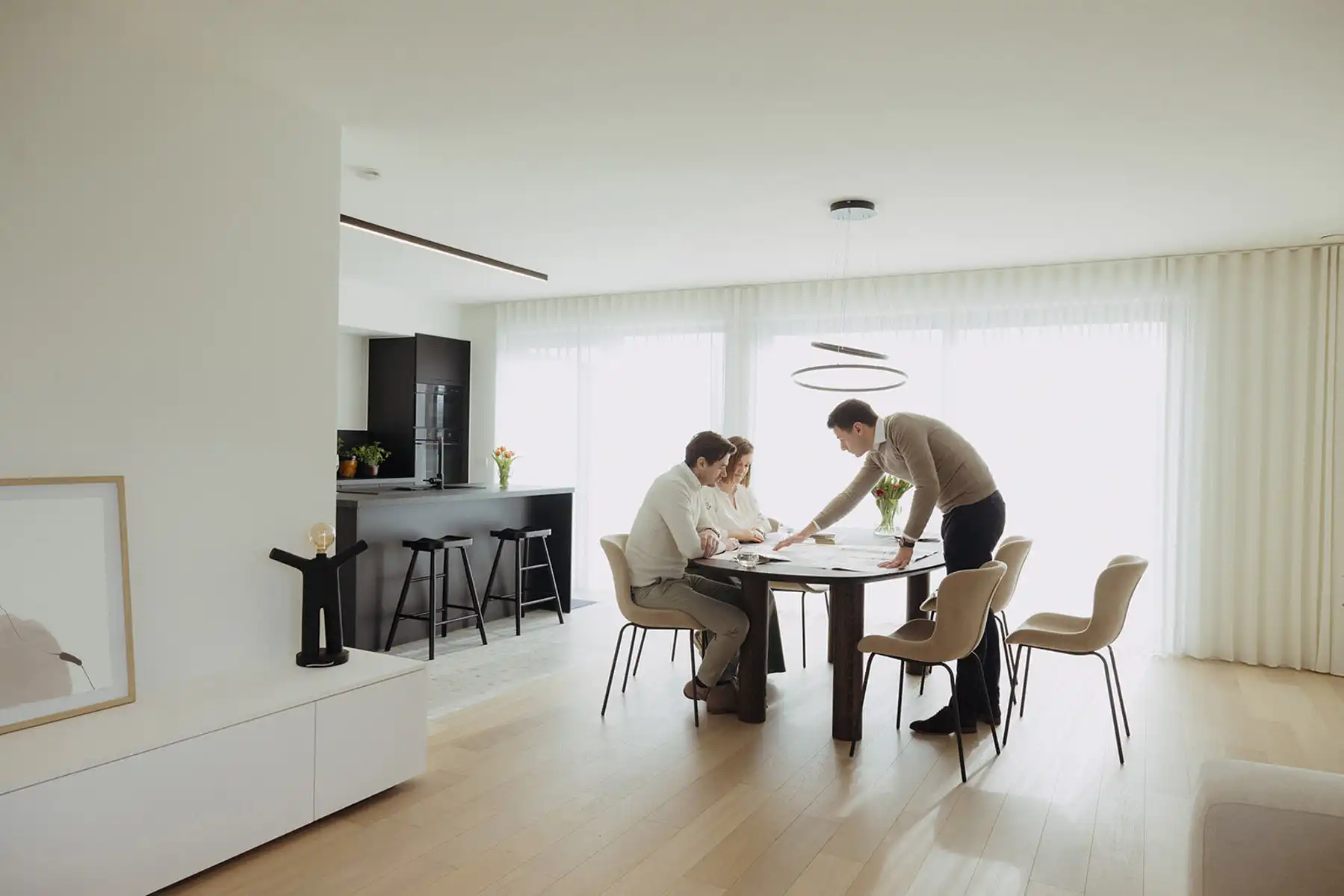 Moderne nieuwbouwwoning foto {{pictureIndex}}