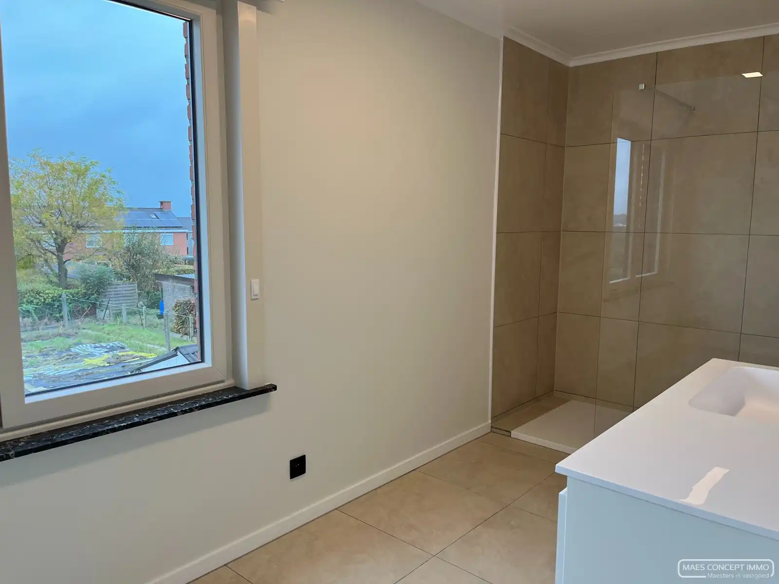 Vernieuwde woning te huur Deerlijk met grote tuin foto 12