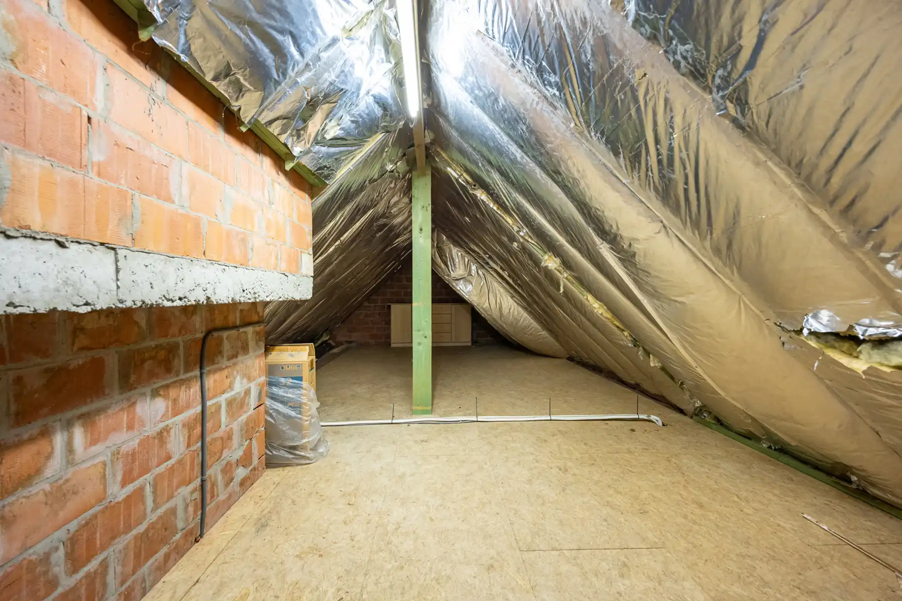 Dakappartement met lift, ruim terras, zolder, kelderberging en ruime garage. foto 10